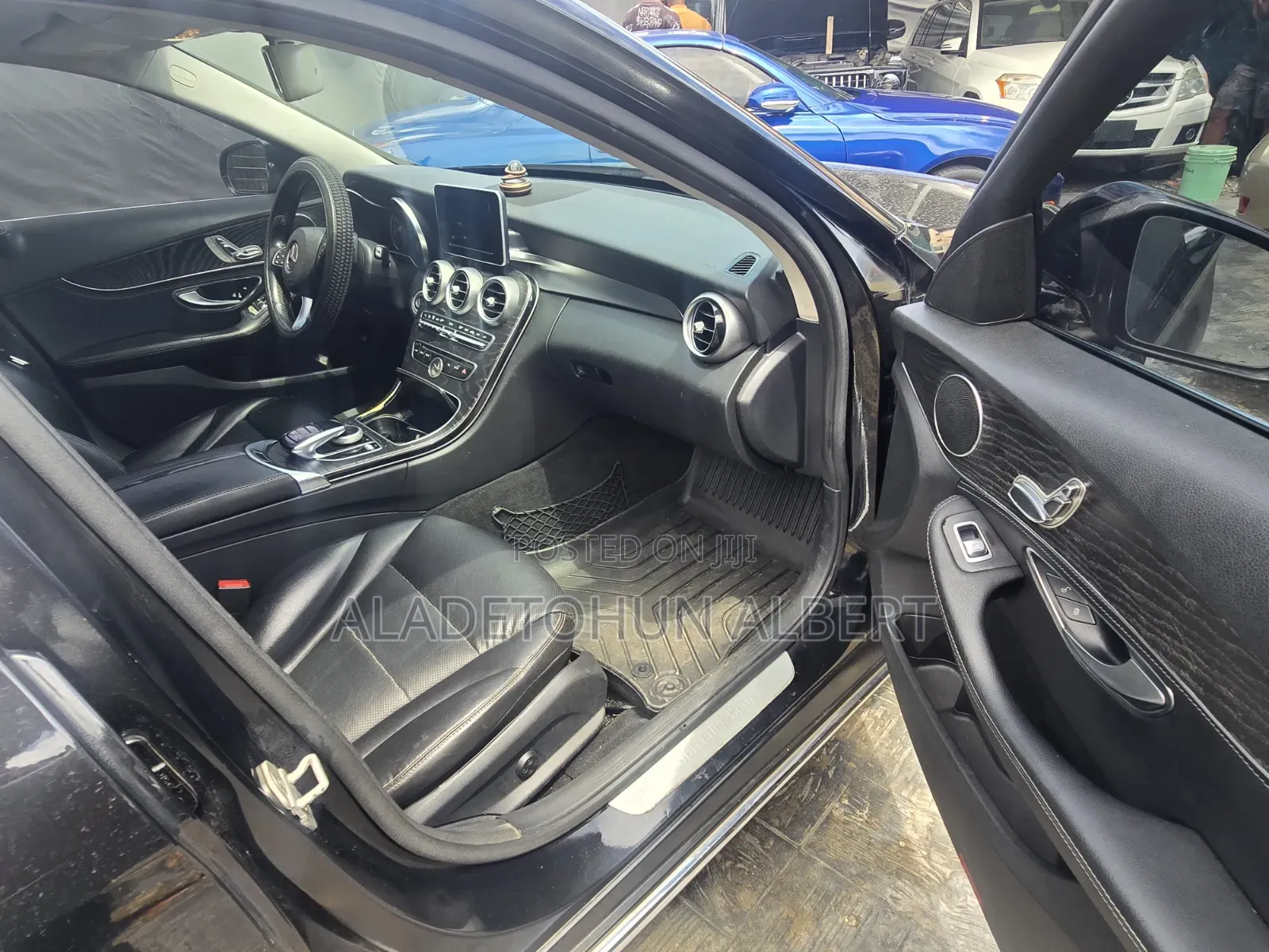 Mercedes-Benz C300 2016 Black