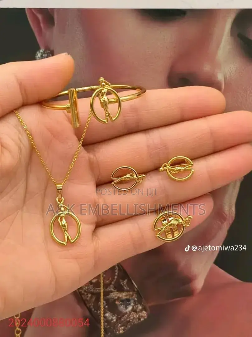 A K Embellishments