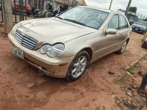Mercedes-Benz C240 2.6 4MATIC AWD 2003 Gold
