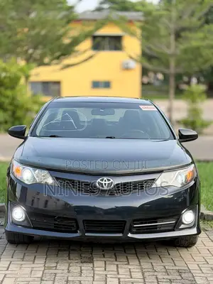 Toyota Camry SE 4dr Sedan (3.5L 6cyl 6A) 2014 Black