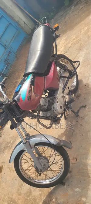 Bajaj Boxer 2022 Red
