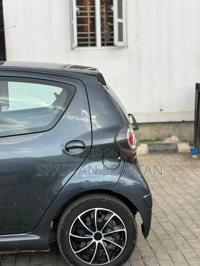 Toyota Aygo 2010 Black