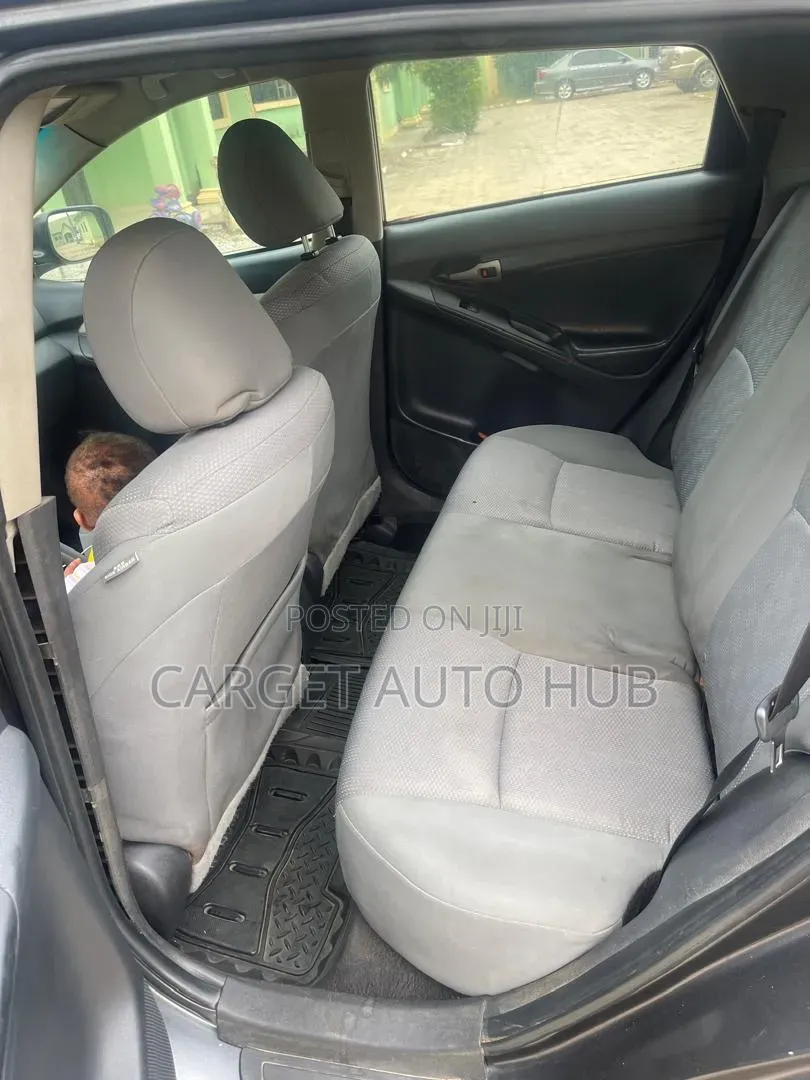 Toyota Matrix 2010 Gray