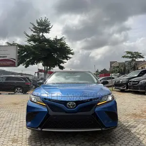 Toyota Camry XSE FWD (2.5L 4cyl 8AM) 2018 Blue