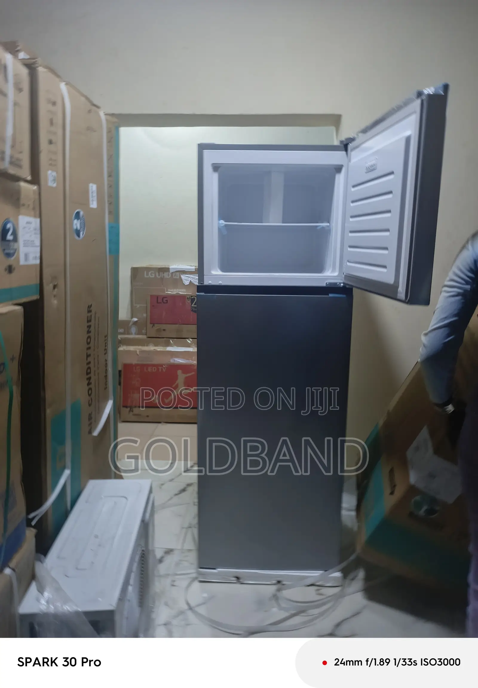 Hisense 295L Refrigerator With Spacious Interior