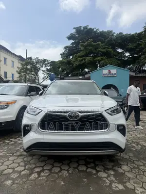 Toyota Highlander Platinum 2022 White