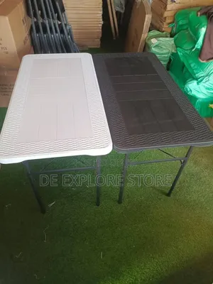 4ft Foldable Table
