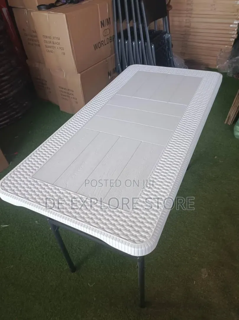 4ft Foldable Table