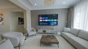 Biege Beauty- 3 Bed City View Apartment