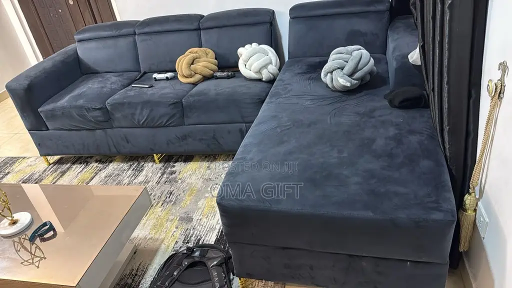 Neatly Used Sofa Set