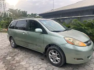 Toyota Sienna XLE 2008 Green