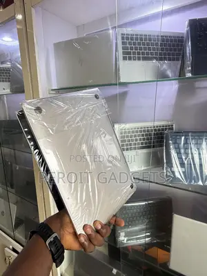 Laptop Apple MacBook Pro 2020 32GB Intel Core i7 SSD 512GB