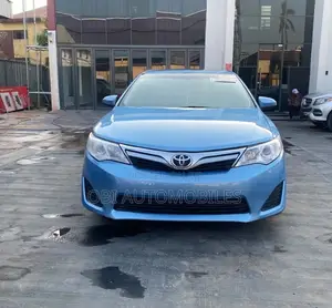 Toyota Camry XLE 4dr Sedan (2.5L 4cyl 6A) 2012 Blue
