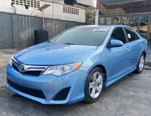 Toyota Camry XLE 4dr Sedan (2.5L 4cyl 6A) 2012 Blue