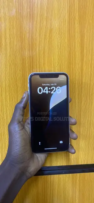 Apple iPhone XR 64 GB White