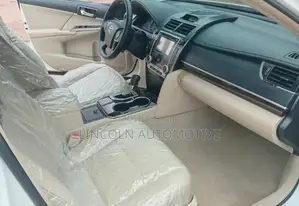 Toyota Camry XLE V6 4dr Sedan (3.5L 6cyl 6A) 2013 White