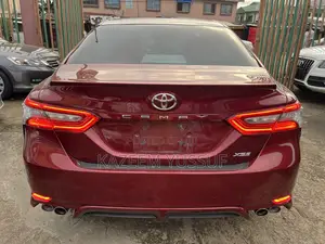 Toyota Camry XSE FWD (2.5L 4cyl 8AM) 2018 Burgundy