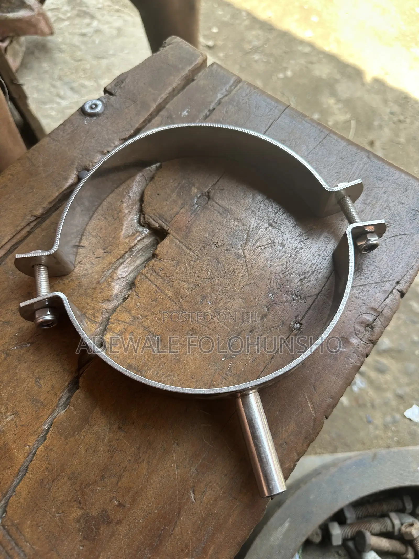 6” Pipe Clip