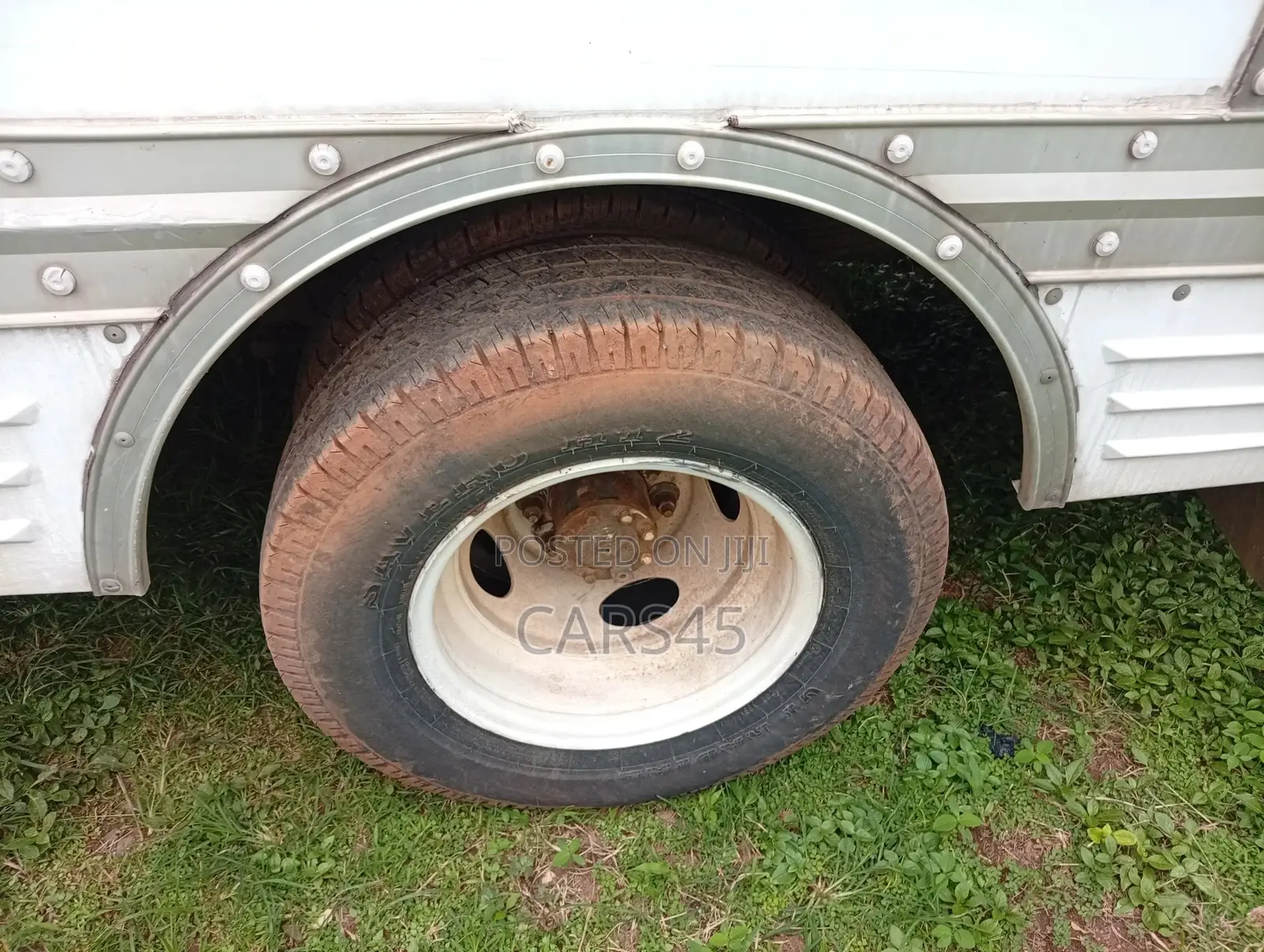 Ford E-350 2009 White