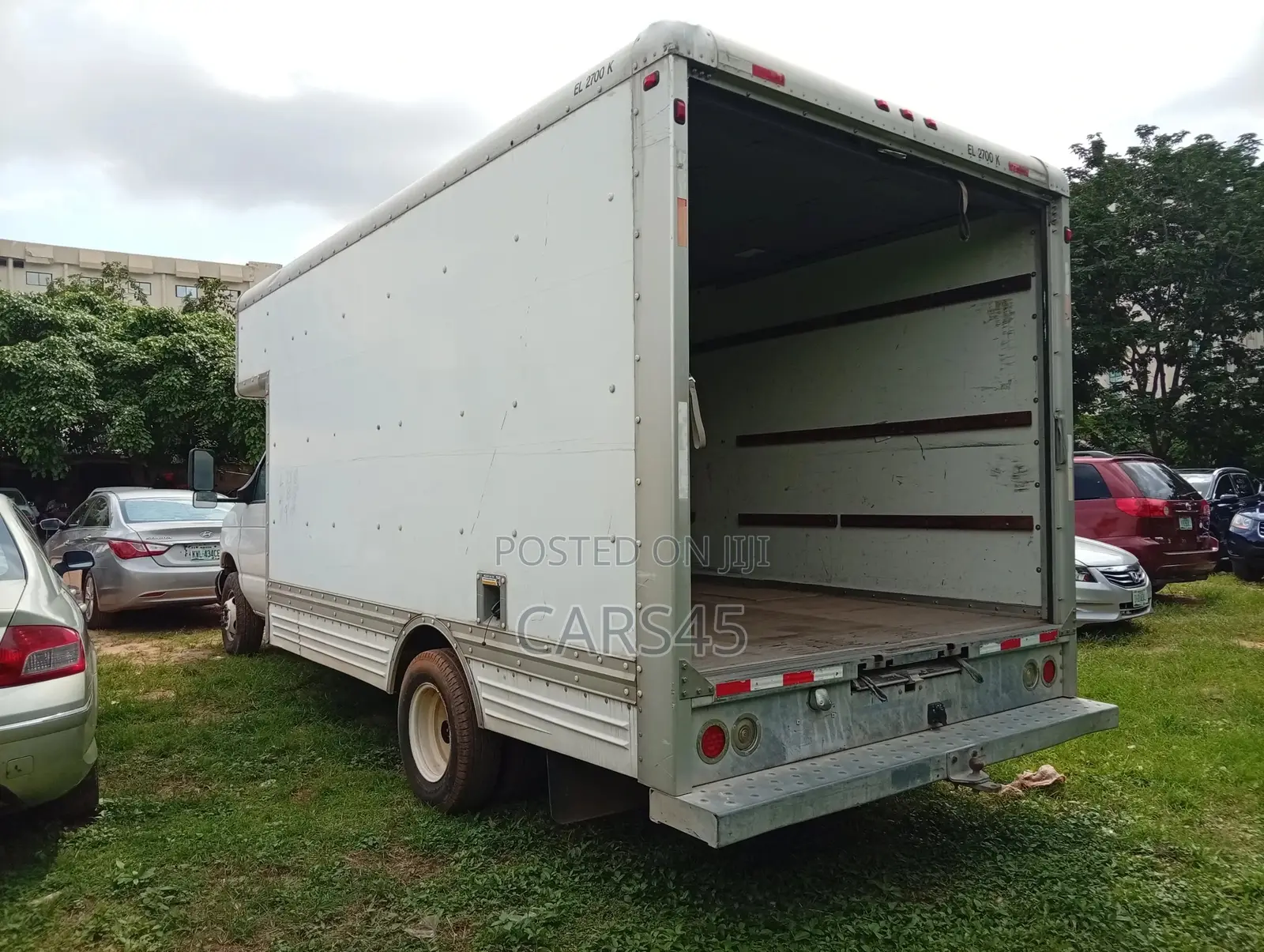 Ford E-350 2009 White