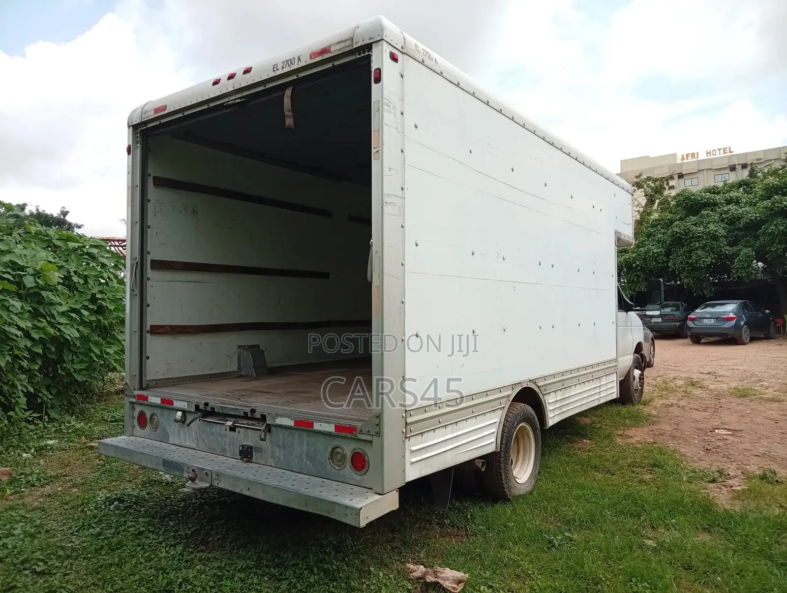Ford E-350 2009 White