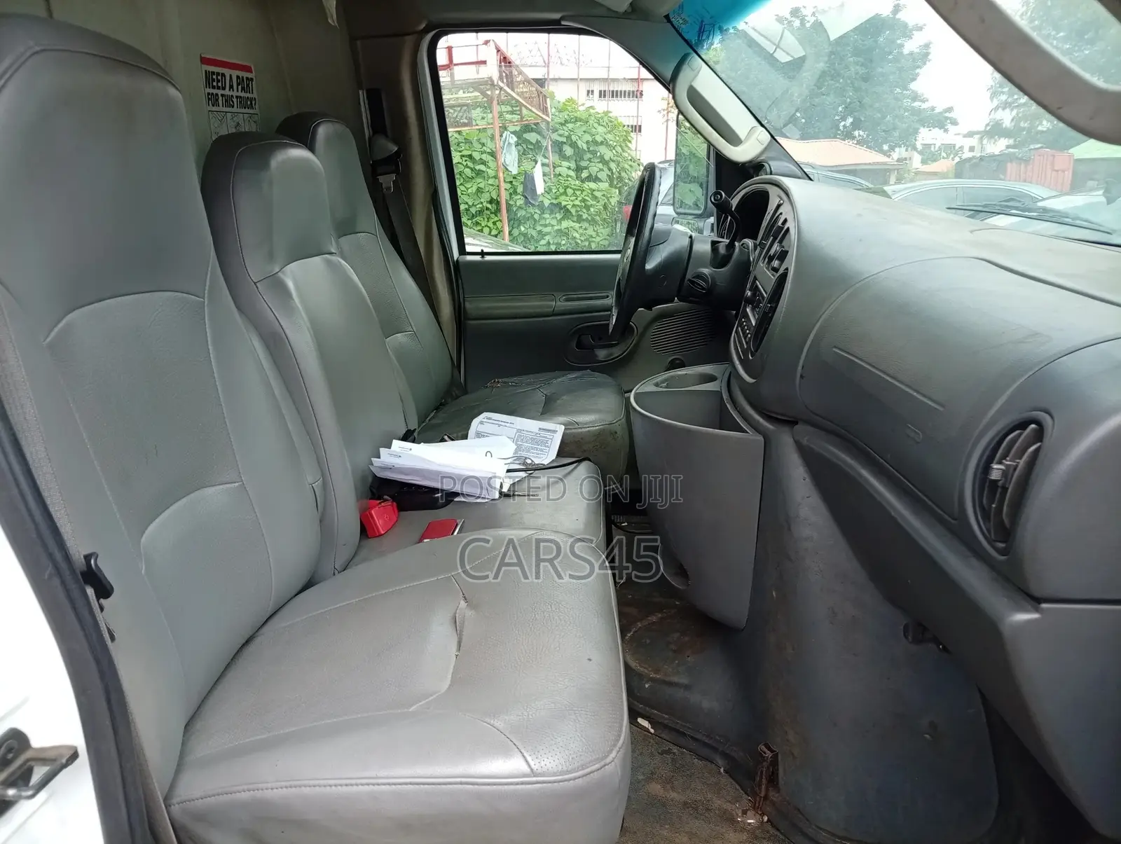 Ford E-350 2009 White