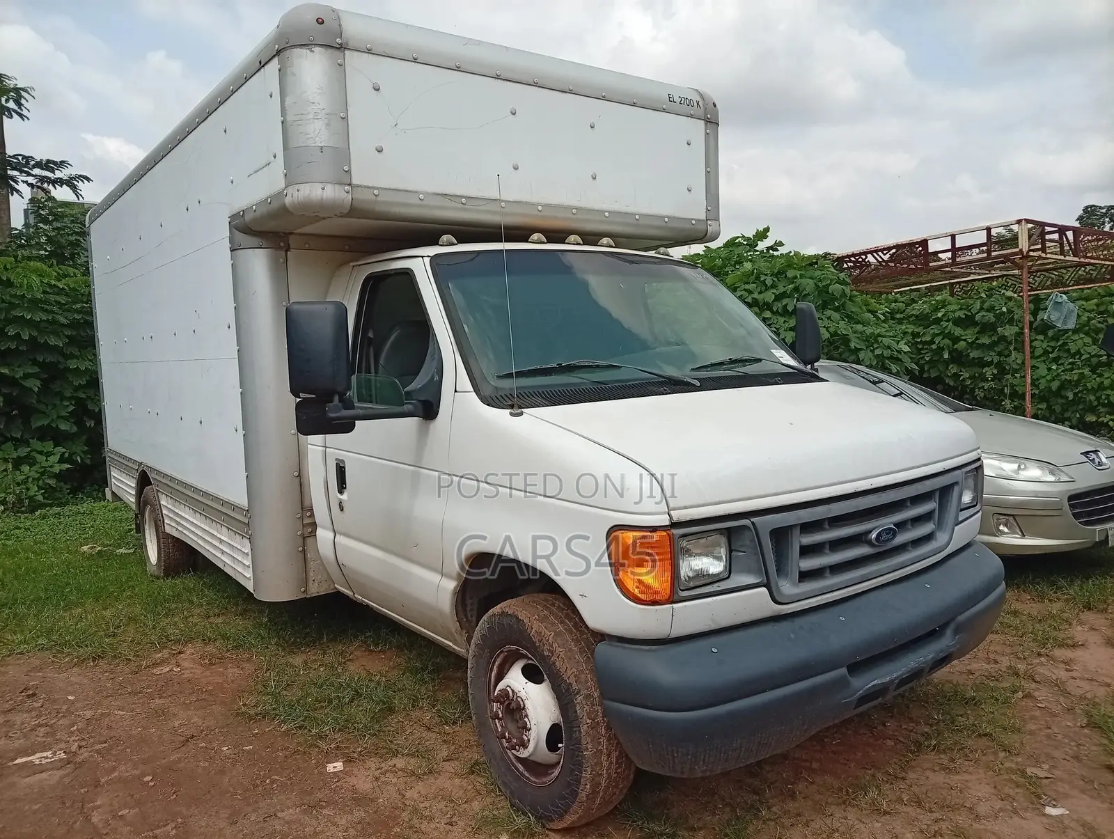 Ford E-350 2009 White