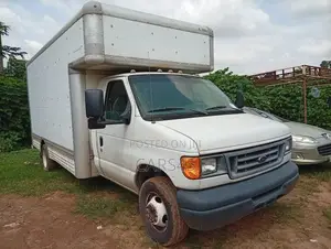 Ford E-350 2009 White