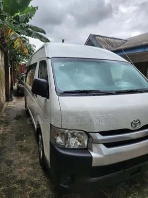Toyota HiAce 2015 White