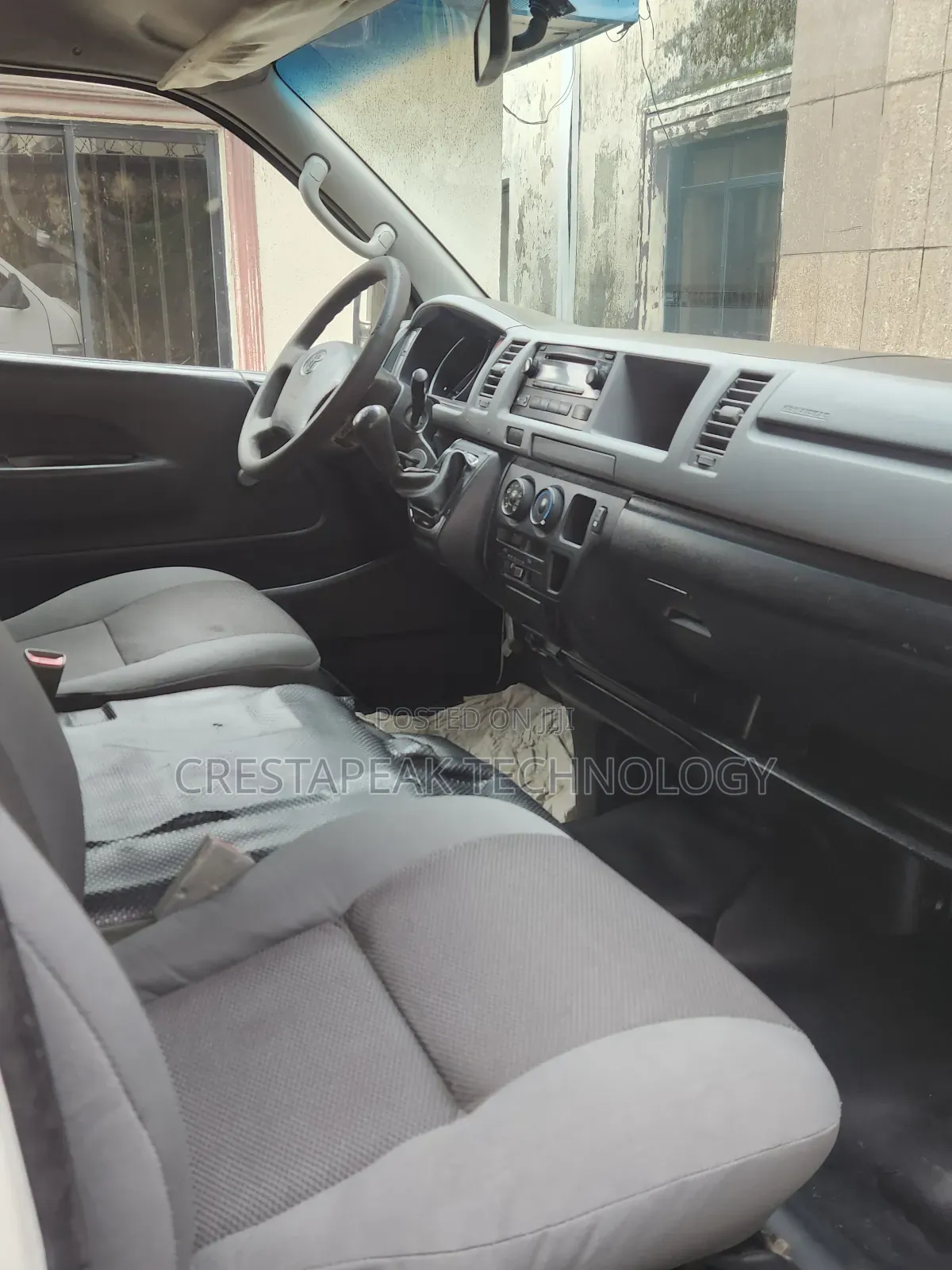 Toyota HiAce 2015 White