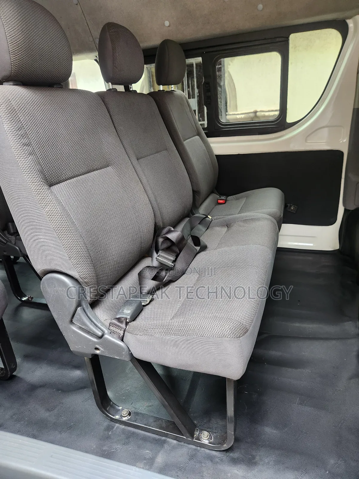 Toyota HiAce 2015 White