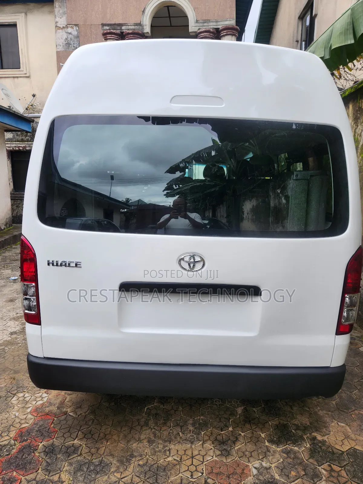 Toyota HiAce 2015 White