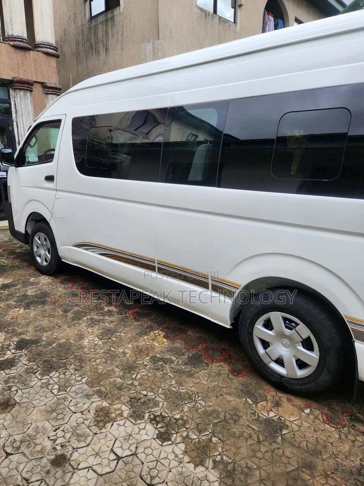 Toyota HiAce 2015 White