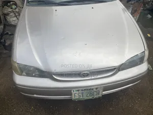 Toyota Corolla 1999 Silver
