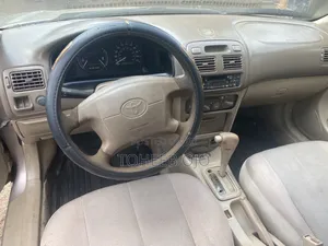 Toyota Corolla 1999 Silver