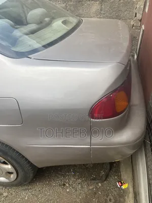 Toyota Corolla 1999 Silver
