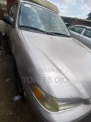 Toyota Corolla 1999 Silver