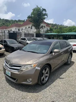 Toyota Venza XLE 2011 Brown