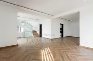 4bdrm Duplex in Chevron for sale