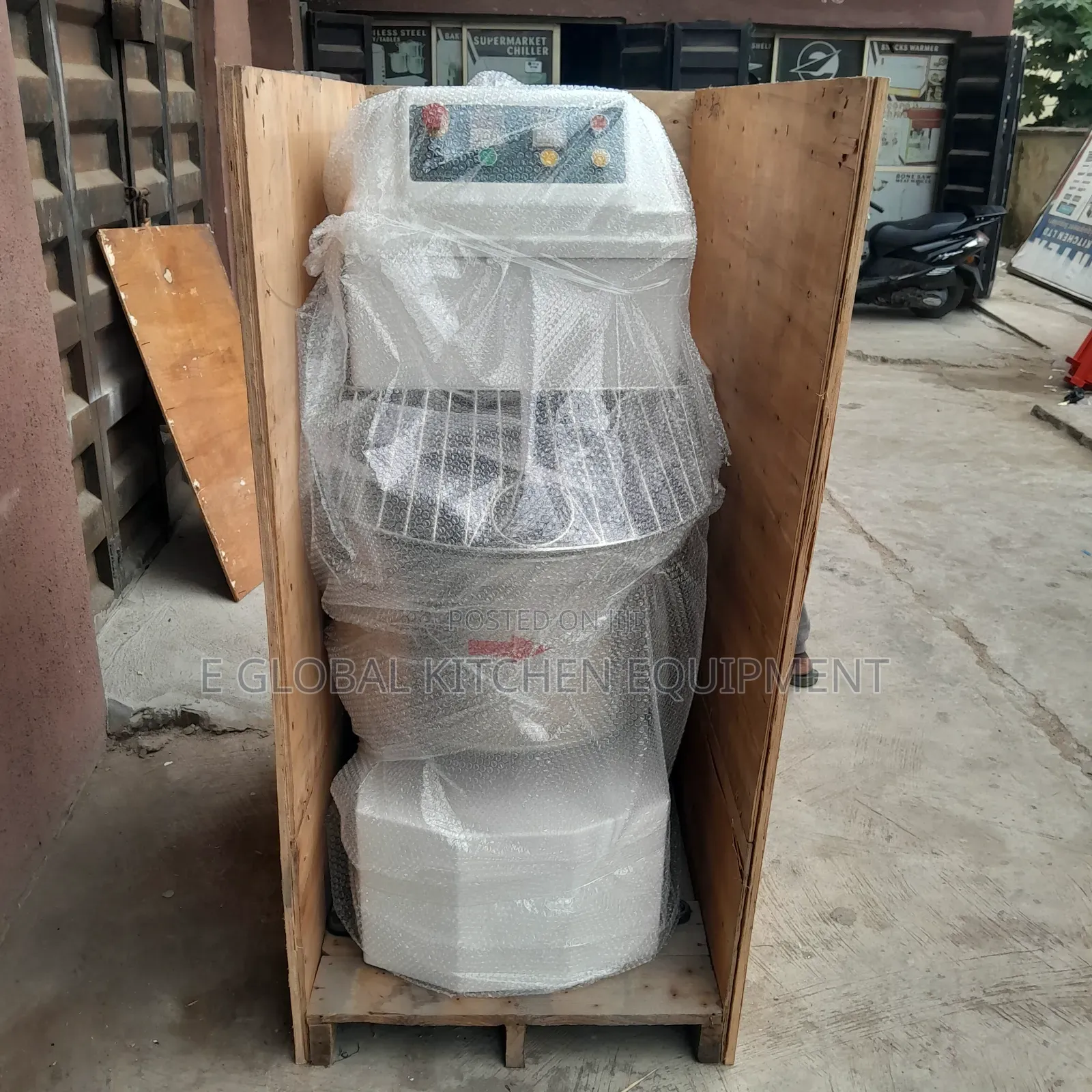 One Bag Mixer With Two Motors