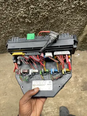 Highest Grade Mercedes Benz Front Sam Fuse Box E350 GLK 2010 - 2014