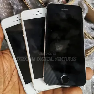 Apple iPhone SE 64 GB Silver