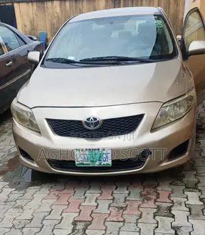 Toyota Corolla XLE 4dr Sedan (1.8L 4cyl 4A) 2009 Gold