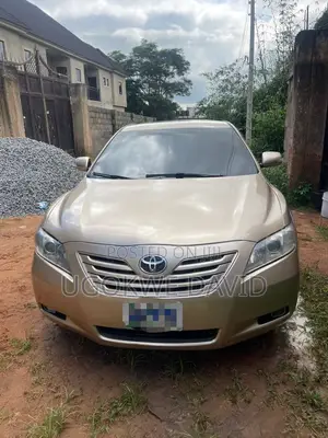 Toyota Camry 2009 Gold