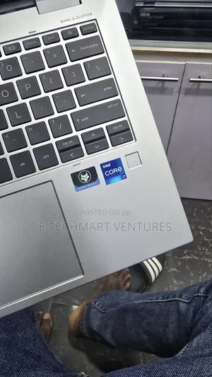 Laptop HP EliteBook x360 1040 G9 16GB Intel Core i7 SSD 256GB