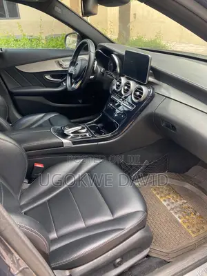 Mercedes-Benz C300 2016 Black