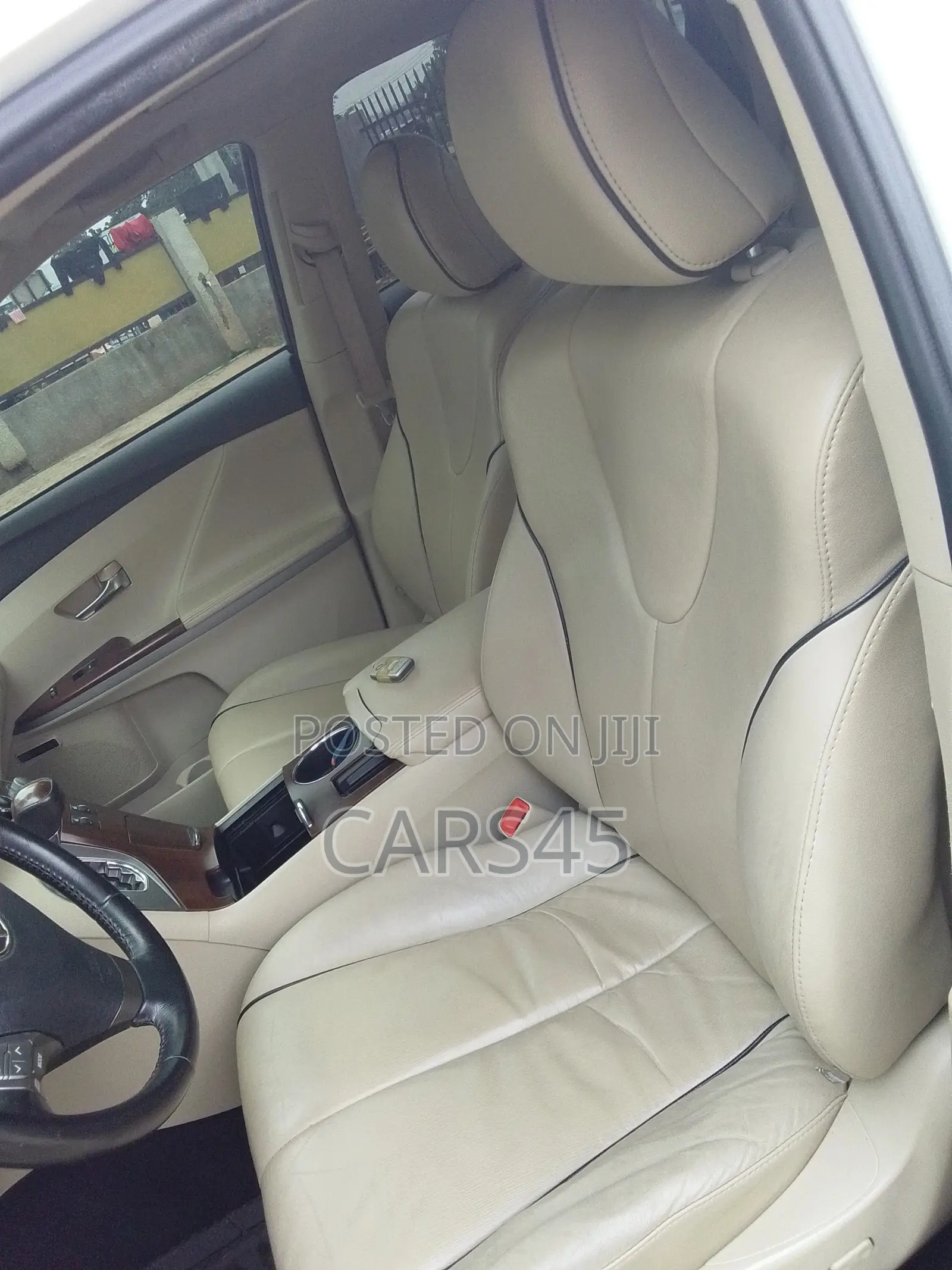 Toyota Venza 2009 White