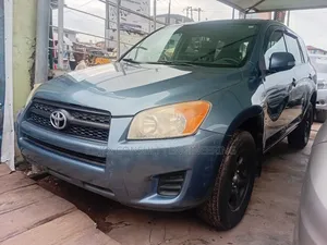 Toyota RAV4 Limited 2011 Gray