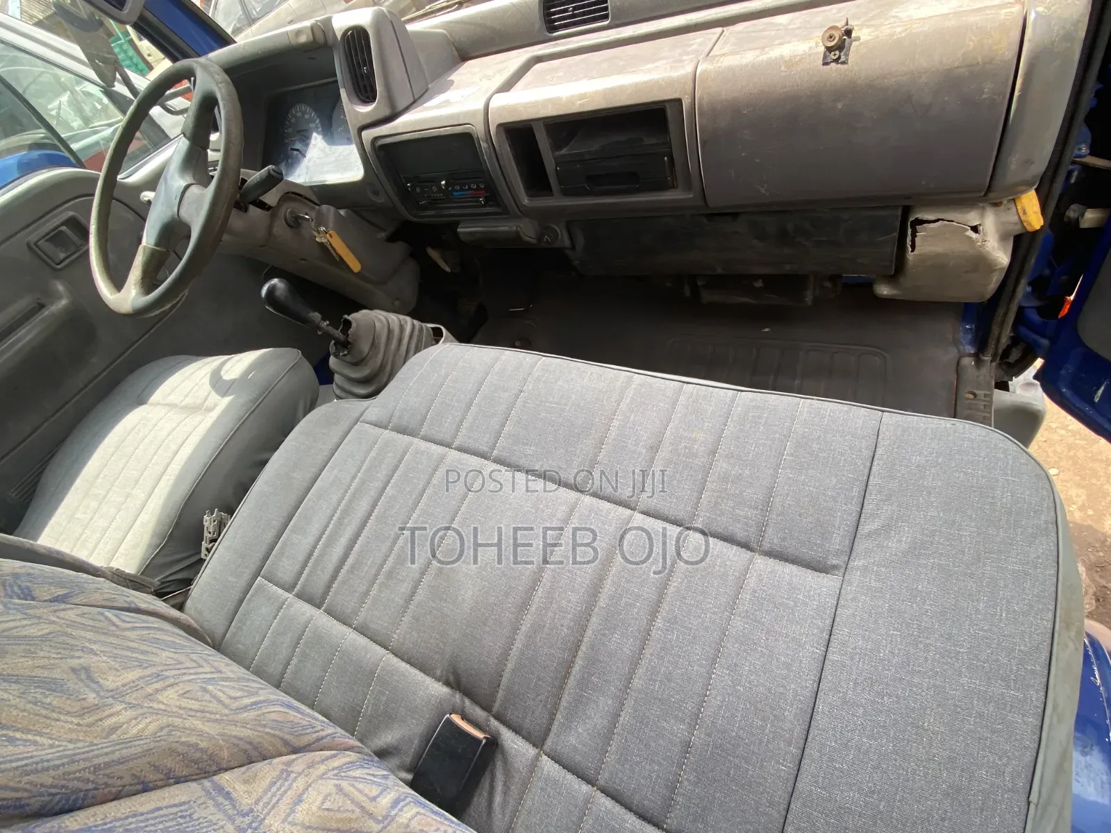 Nissan Caravan (Urvan) 1993 Blue