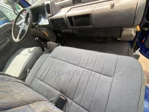 Nissan Caravan (Urvan) 1993 Blue
